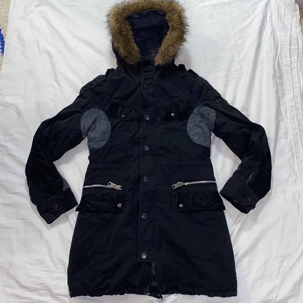 Women’s tna winter coat with removable lining.